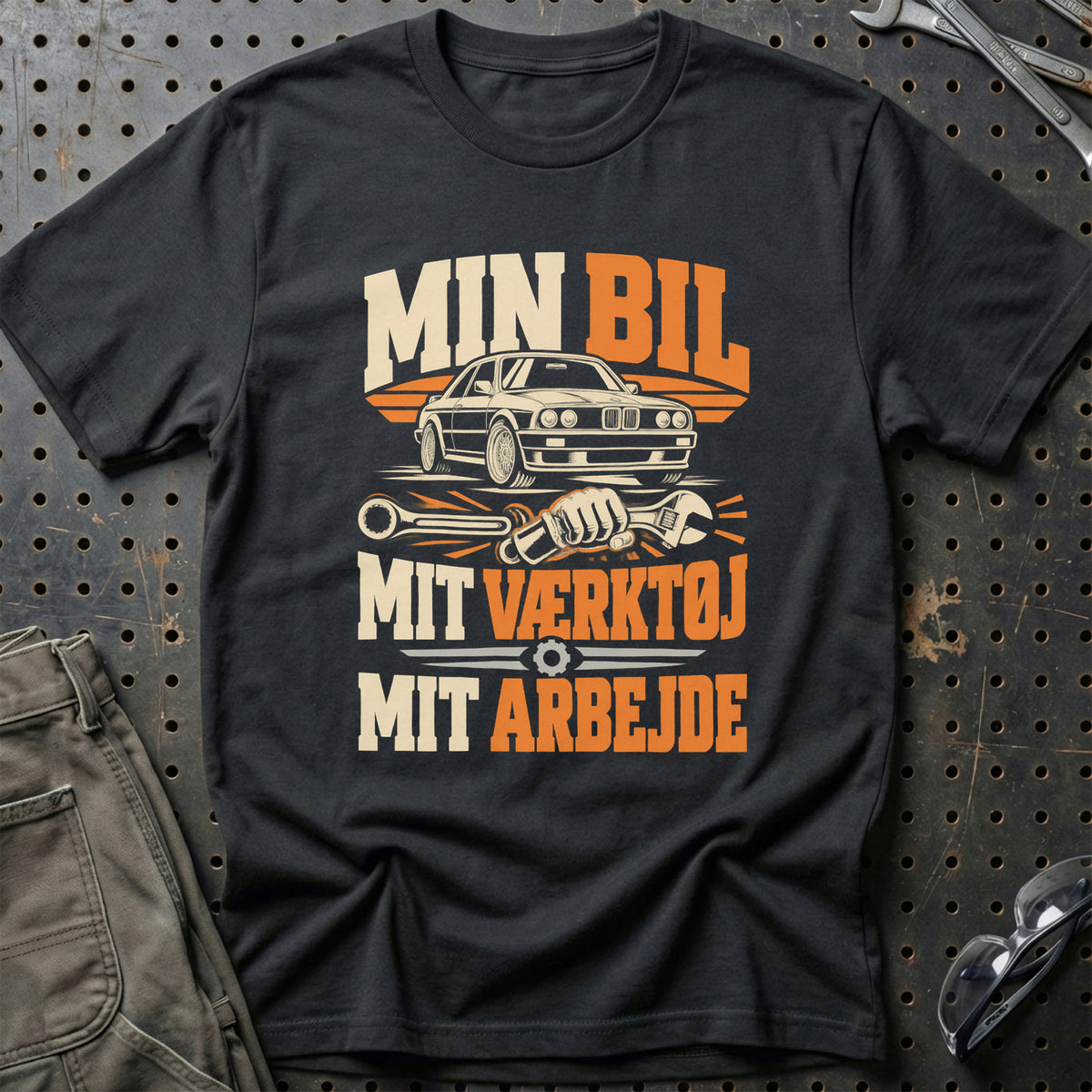 
Min bil – Mit værktøj – Mit arbejde – Unisex T-Shirt – Sort