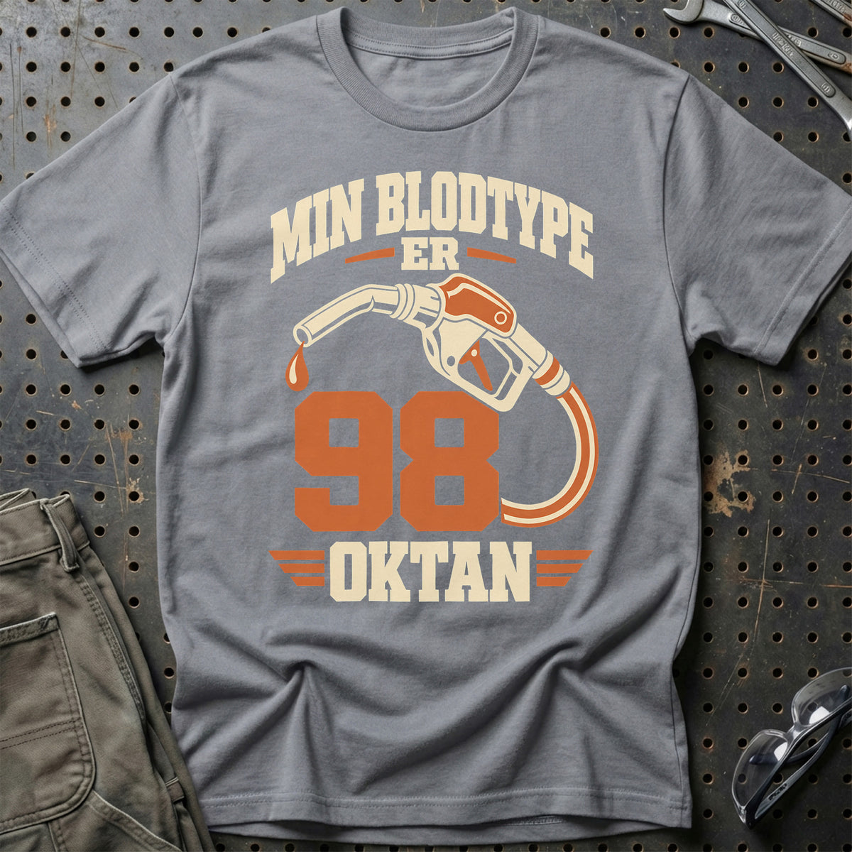 
Produktbillede af Min blodtype er 98 oktan T-Shirt