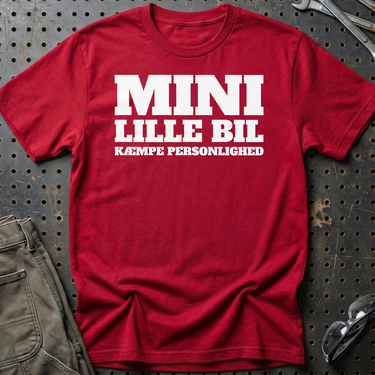 
Produktbillede af Mini – Lille Bil – Kæmpe Personlighed T-Shirt