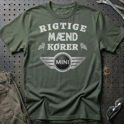 Mini Rigtige Mænd Kører - Unisex T-Shirt , Bomuld-Beklædning-Mini-Grøn Militær-S-Garage Culture Shop- garage - man cave - merchandise