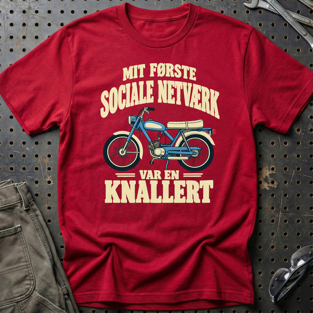 
Produktbillede af Mit Første Sociale Netværk Var En Knallert T-Shirt