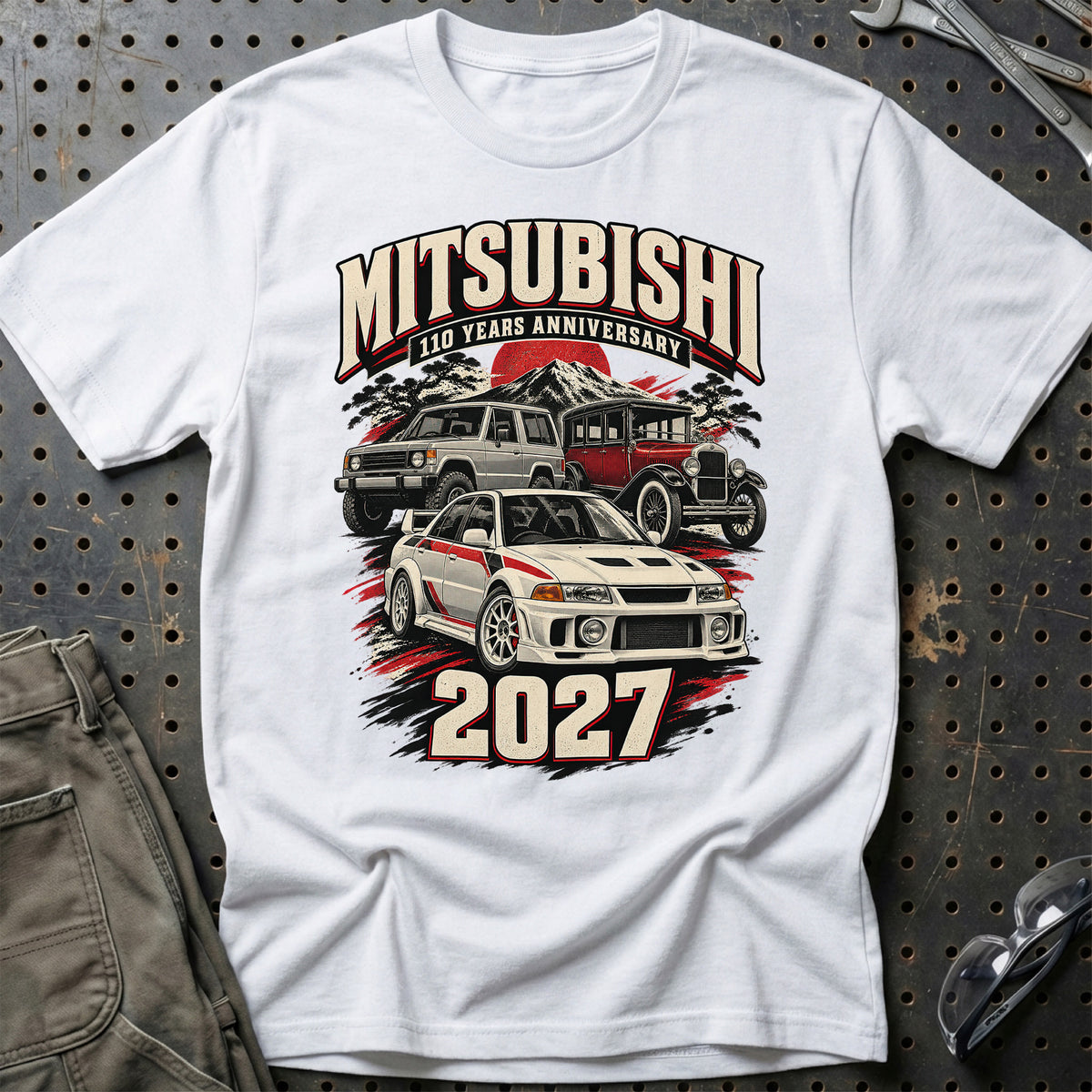 
Mitsubishi – 110 Years Anniversary 2027 T-Shirt – Hvid
