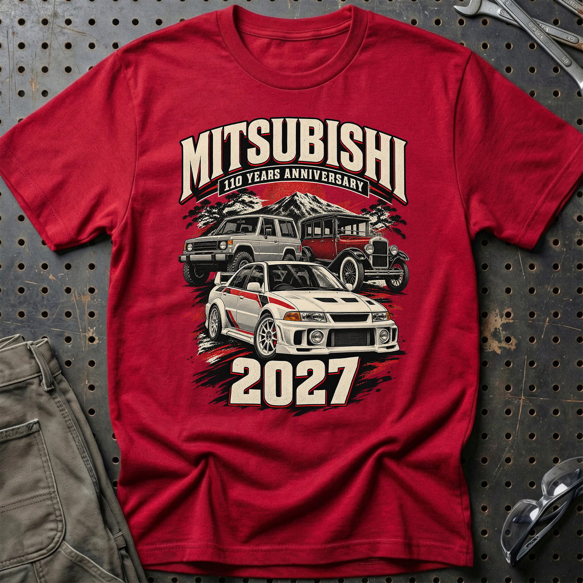 
Mitsubishi – 110 Years Anniversary 2027 T-Shirt – Rød