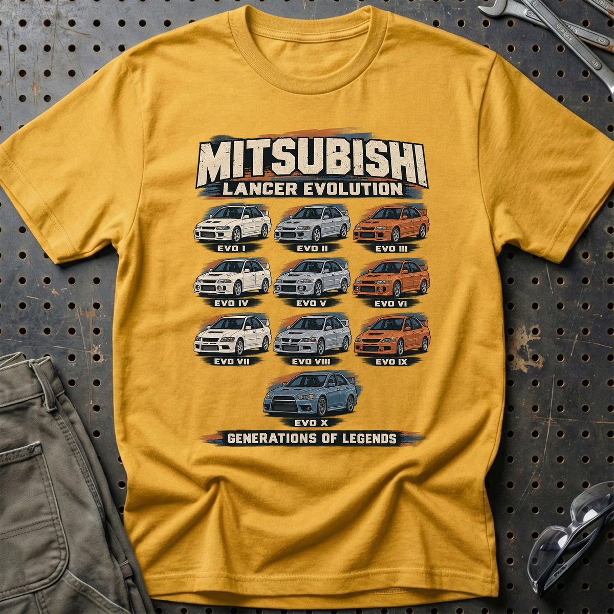 
Mitsubishi Lancer Evolution – Generations of Legends T-Shirt – Guld