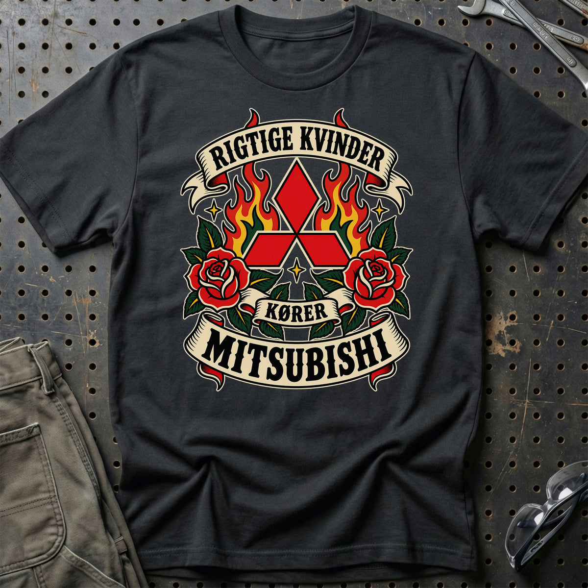 Mitsubishi Rigtige Kvinder Kører – Roser og Flammer T-Shirt – Sort