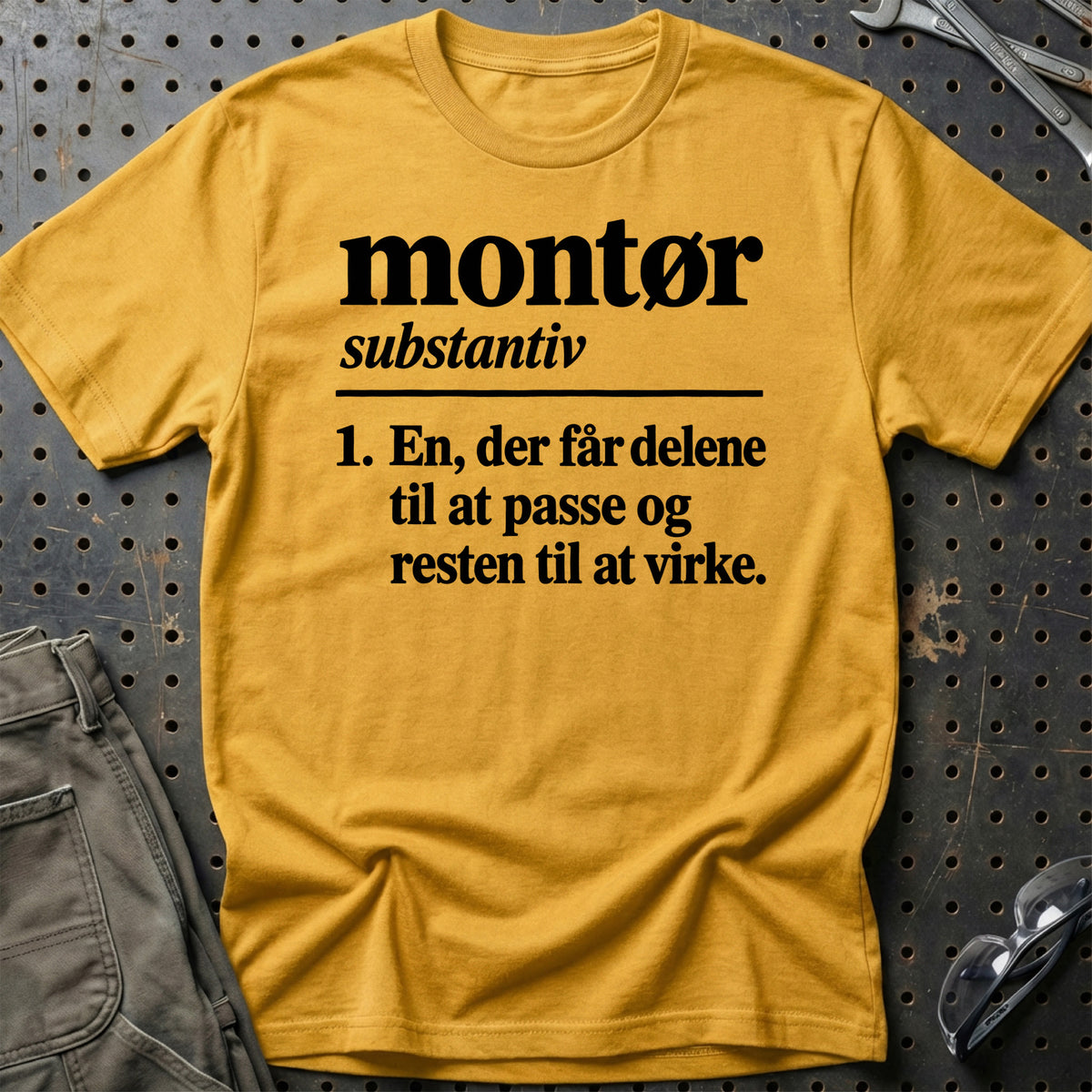 
Montør – Definition T-Shirt – Guld