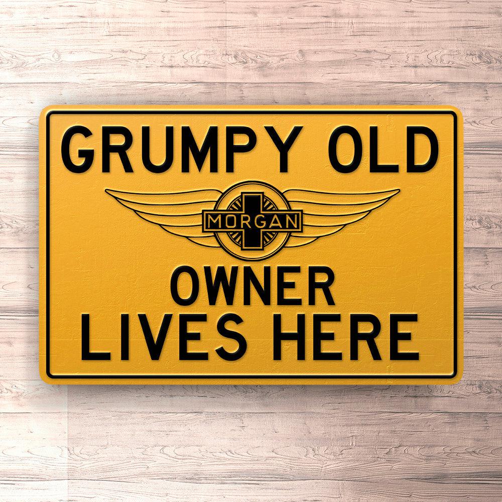 Morgan Grumpy Old Morgan Owner Lives Here Skilte, Musemåtte, Dørmåtte , Plakat-Skilte-Morgan-Garage Culture Shop- garage - man cave - merchandise