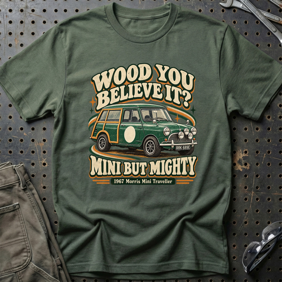 
Morris Mini Traveller 1967 – Mini But Mighty T-Shirt – Grøn Militær