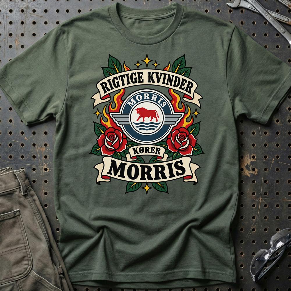 
Produktbillede af Morris Rigtige Kvinder Kører – Roser og Flammer T-Shirt