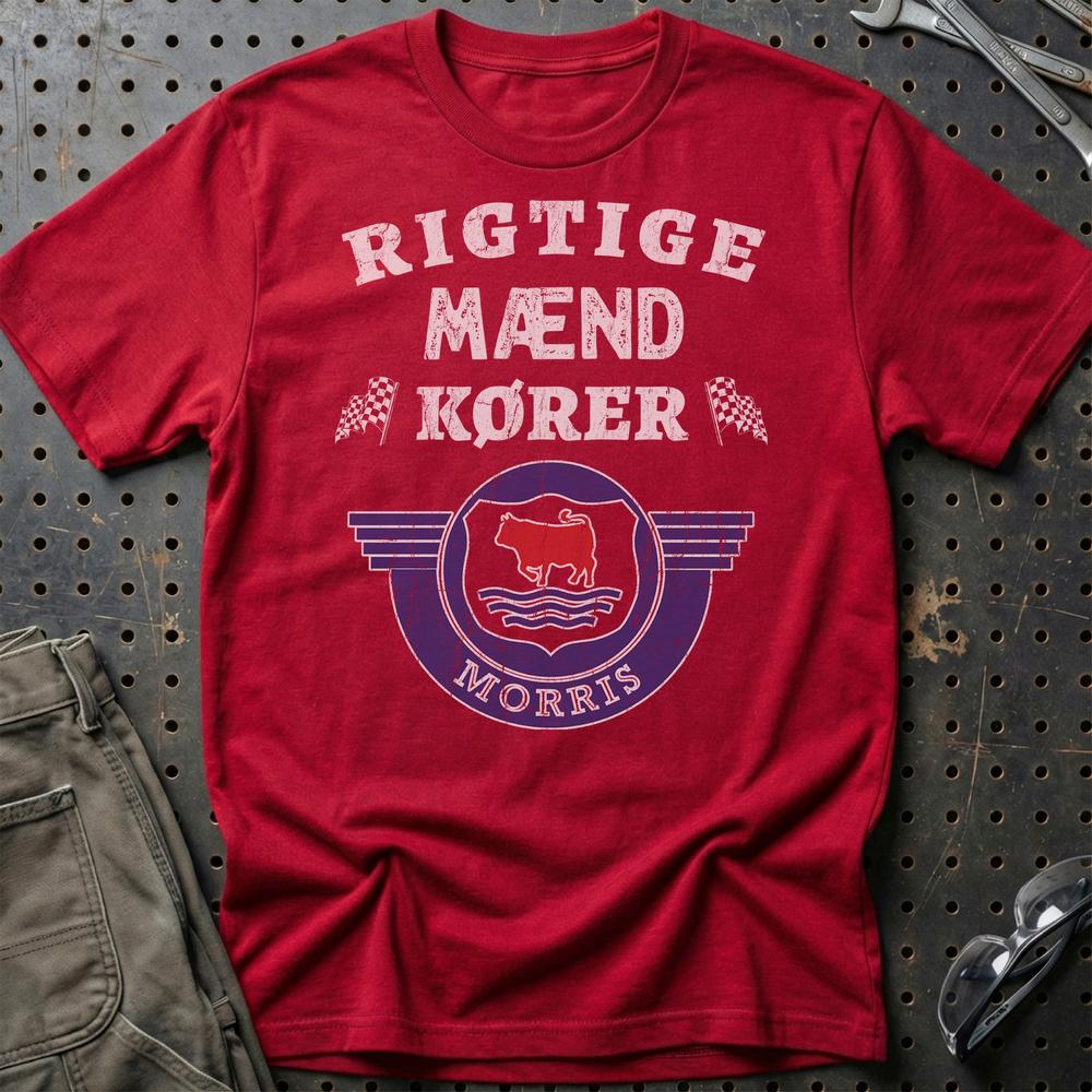 Morris Rigtige Mænd Kører - Unisex T-Shirt , Bomuld-Beklædning-Morris-Rød-S-Garage Culture Shop- garage - man cave - merchandise