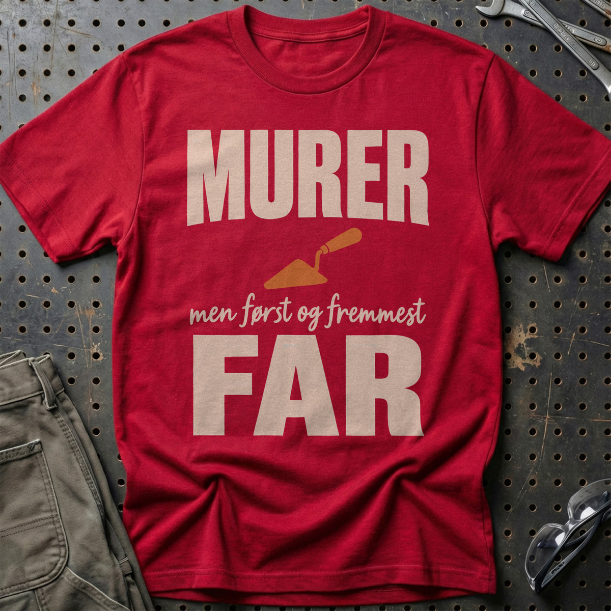 
Produktbillede af Murer – Men Først Og Fremmest Far T-Shirt