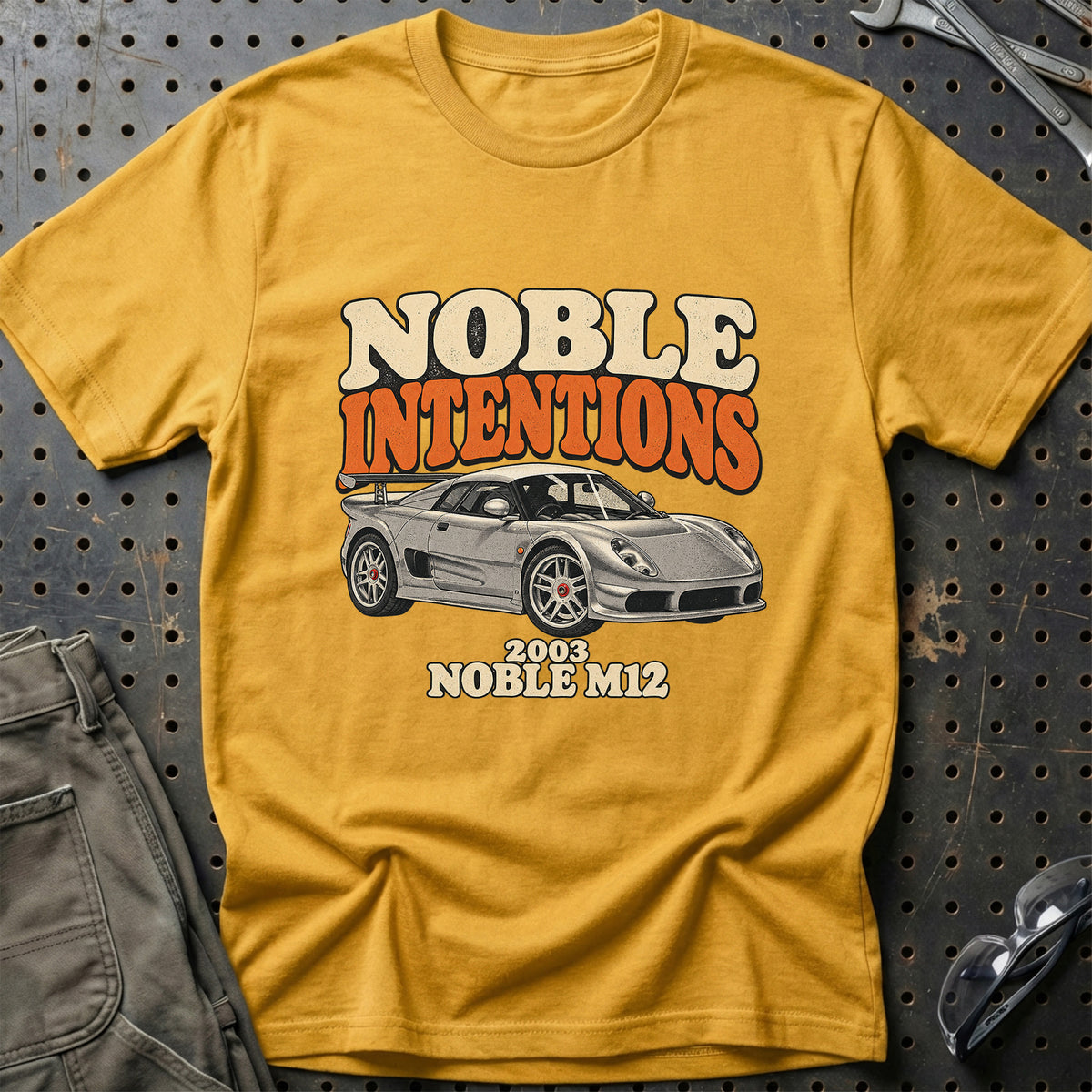 
Noble M12 2003 – Noble Intentions T-Shirt – Guld