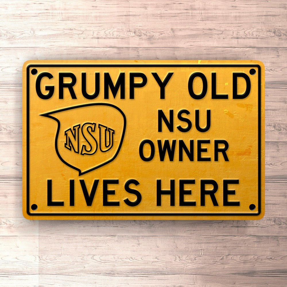 Nsu Grumpy Old Nsu Owner Lives Here Skilte, Musemåtte, Dørmåtte-Skilte-NSU-Garage Culture Shop- garage - man cave - merchandise