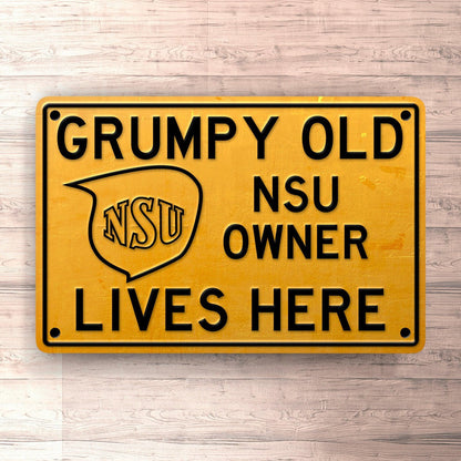 Nsu Grumpy Old Nsu Owner Lives Here Skilte, Musemåtte, Dørmåtte-Skilte-NSU-Garage Culture Shop- garage - man cave - merchandise