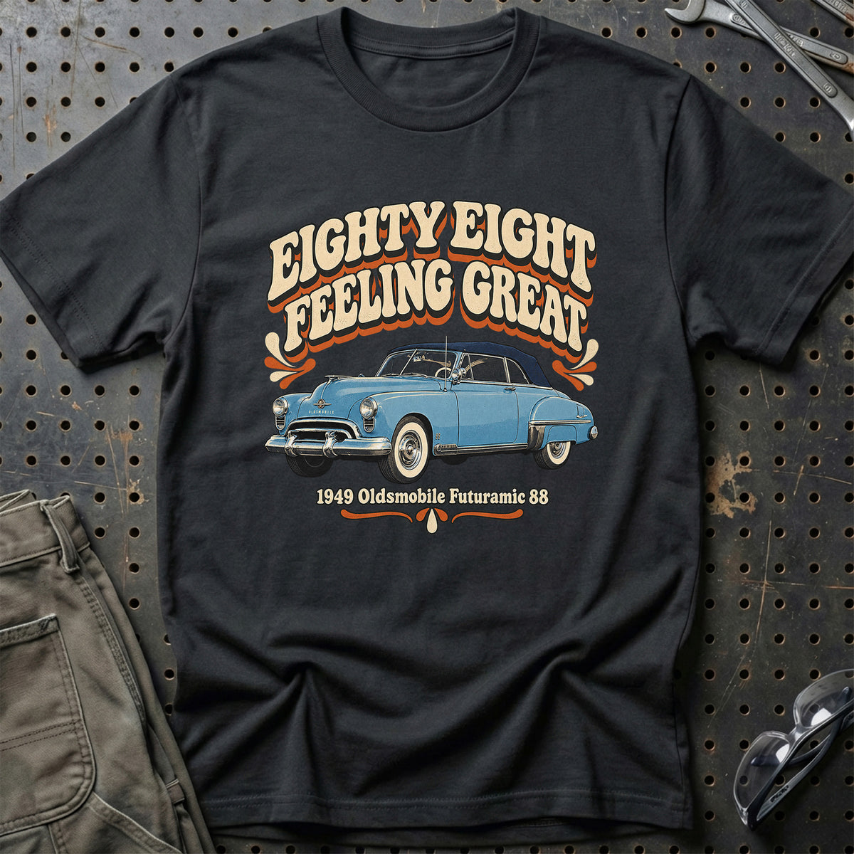 
Oldsmobile Futuramic 88 1949 – Eighty Eight Feeling Great T-Shirt – Sort