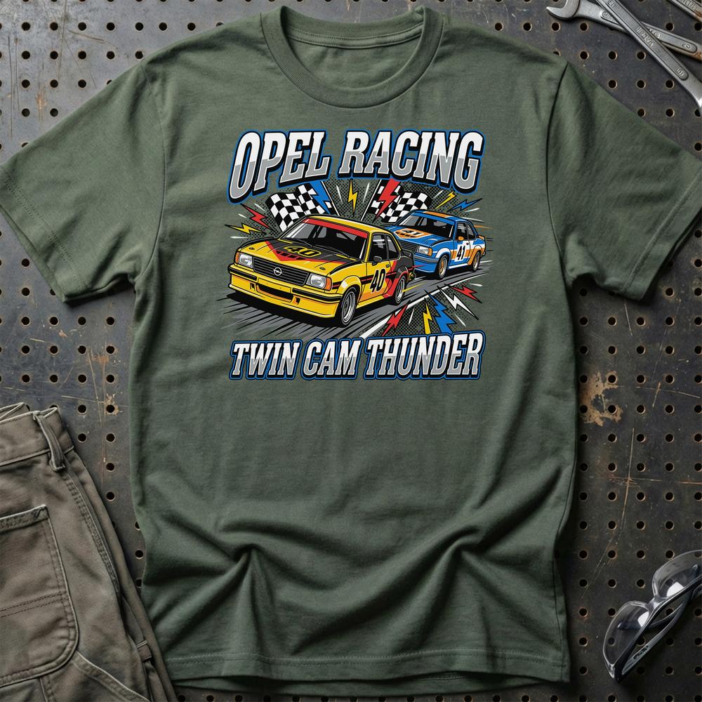 Opel Ascona B Twin Cam Racing 1970’er Klassiker - Unisex T-Shirt-Beklædning-Opel-Grøn Militær-S-Garage Culture Shop- garage - man cave - merchandise
