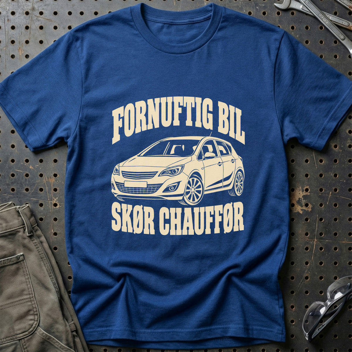 
Opel Astra J – Fornuftig bil skør chauffør – Unisex T-Shirt – Blå Royal