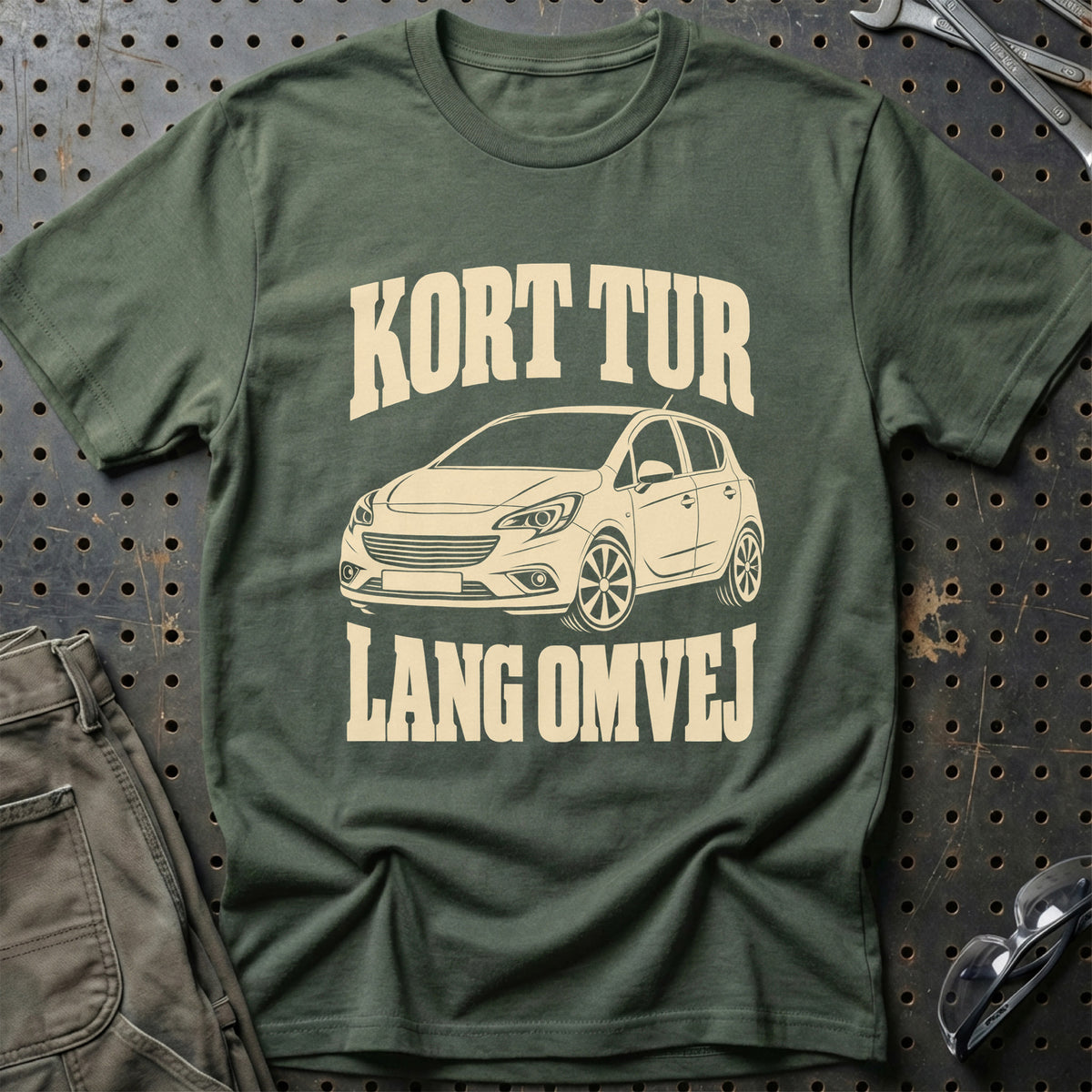 
Opel Corsa E – Kort tur lang omvej – Unisex T-Shirt – Grøn Militær