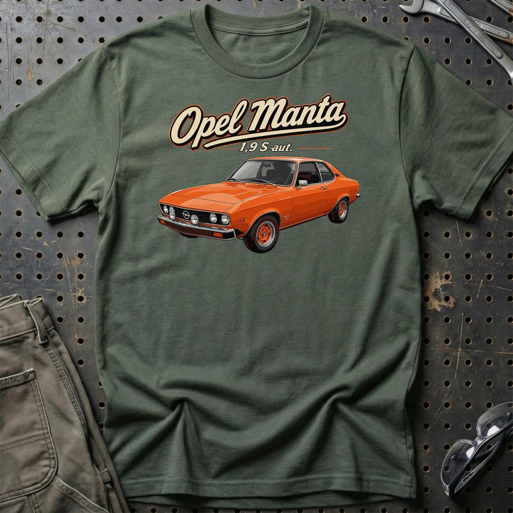 Opel Manta 1,9 T-Shirt-Beklædning-Opel-Grøn Militær-S-Garage Culture Shop- garage - man cave - merchandise