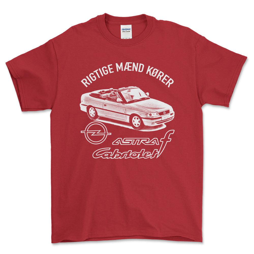 Opel - Rigtige Mænd Kører Opel Astra F Cabrio Unisex T-Shirt , Bomuld-Beklædning-Opel-Rød-S-Forside-Garage Culture Shop- garage - man cave - merchandise
