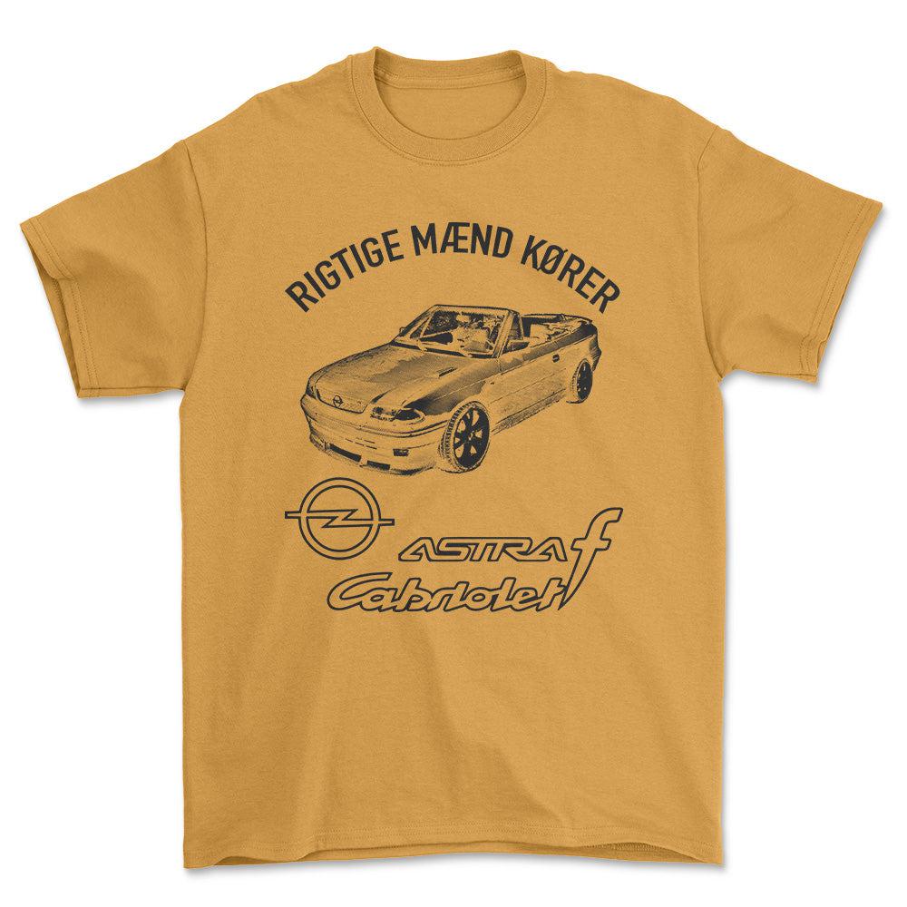 Opel - Rigtige Mænd Kører Opel Astra F Cabrio Unisex T-Shirt , Bomuld-Beklædning-Opel-Guld-S-Forside-Garage Culture Shop- garage - man cave - merchandise