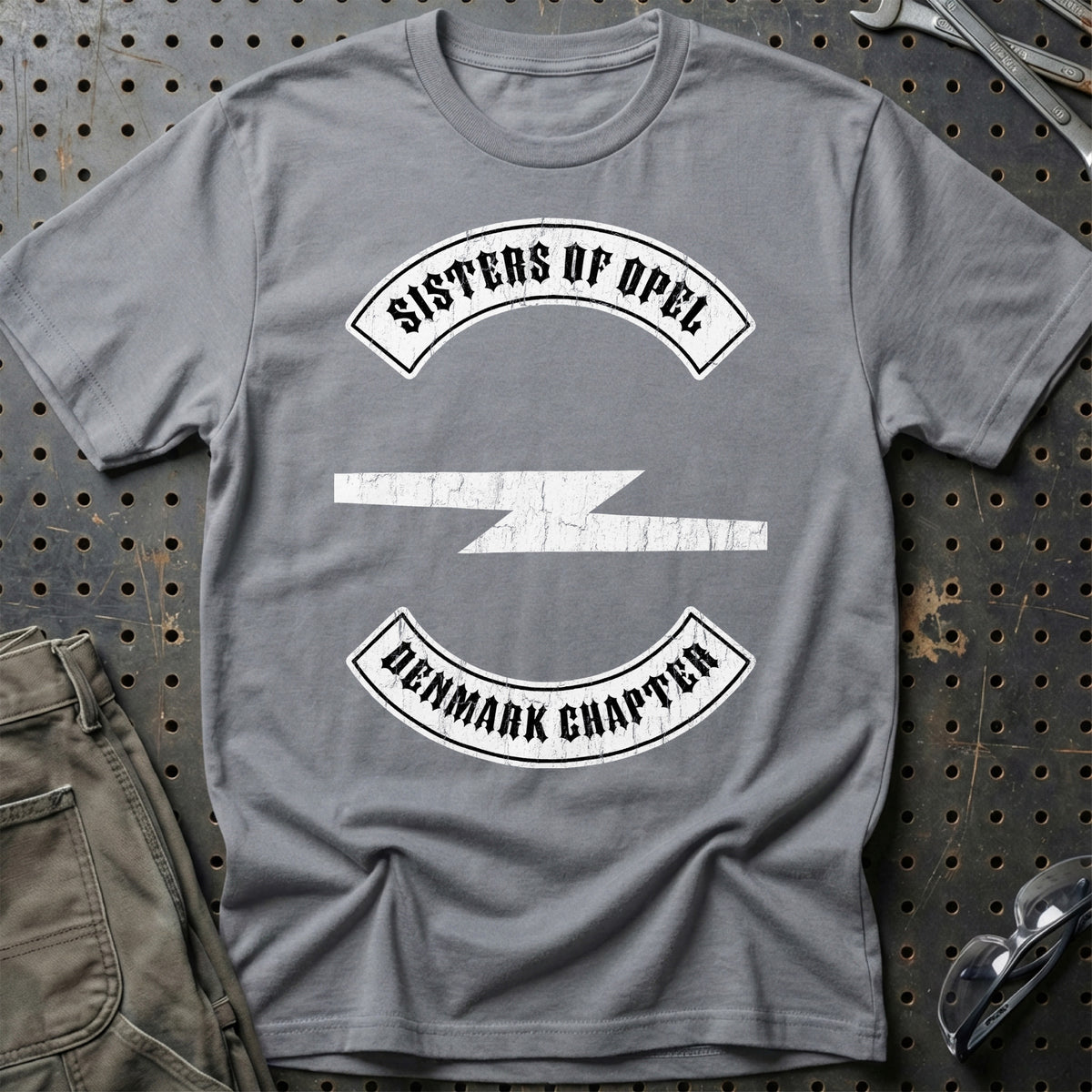 
Opel Sisters Of Opel Denmark Chapter Unisex T-Shirt – Grå Sport – print foran