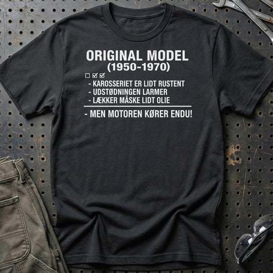 Original Model – Gammel Men Driftssikker - Unisex T-Shirt , Bomuld-Beklædning-Garage Culture-Sort-S-Garage Culture Shop- garage - man cave - merchandise