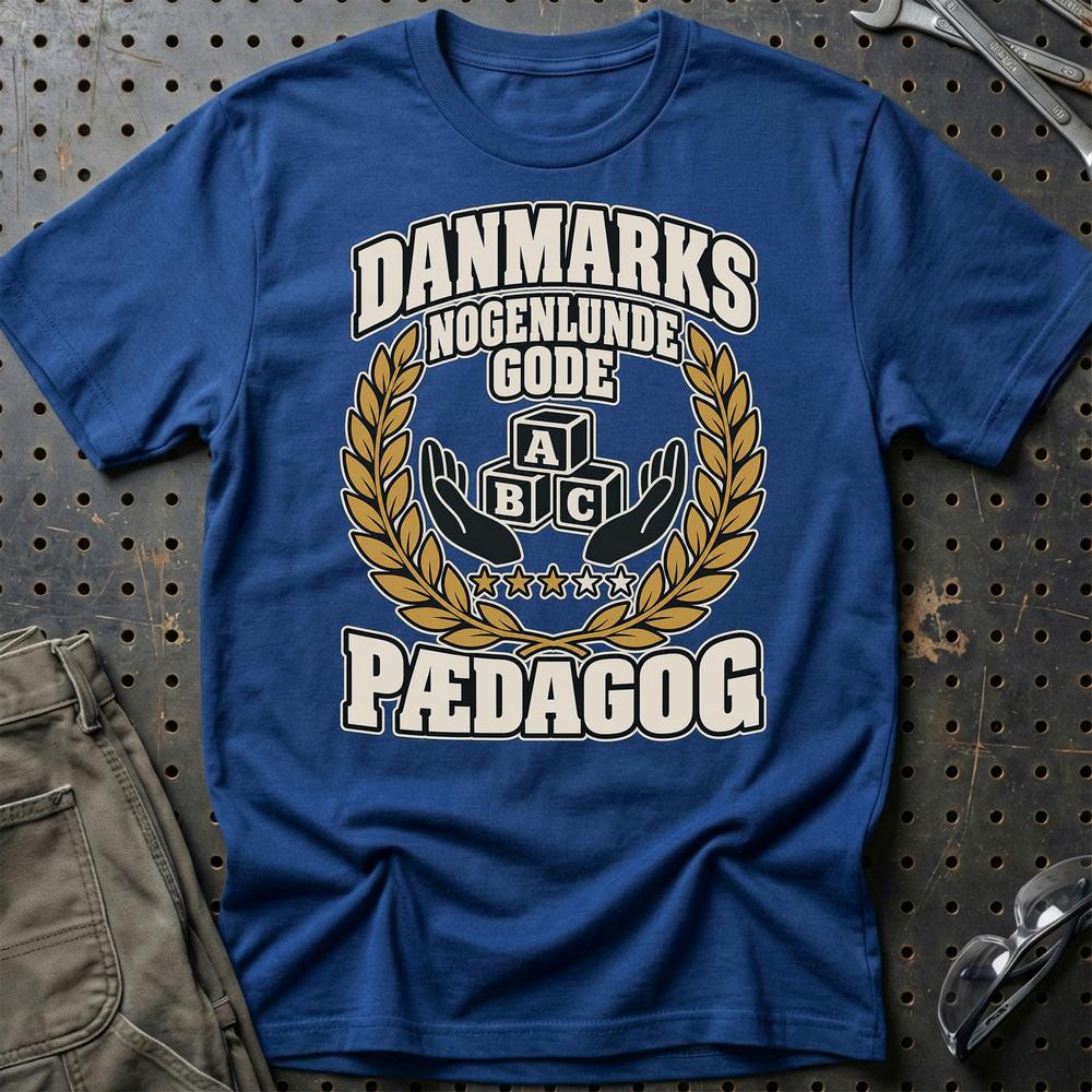 
Produktbillede af Pædagog – Danmarks Nogenlunde Gode T-Shirt