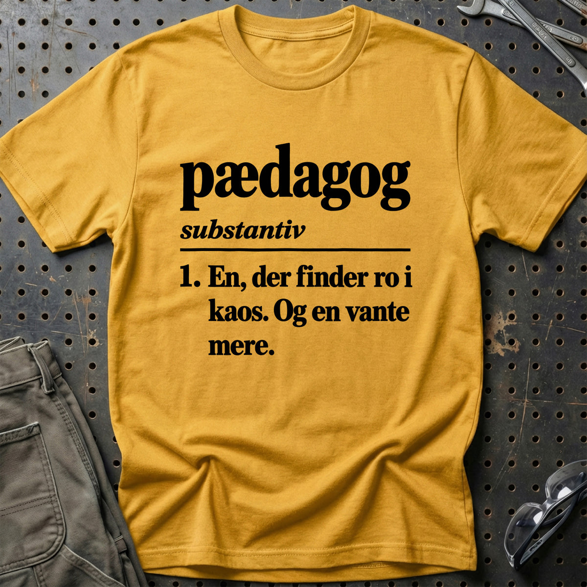 
Pædagog – Definition T-Shirt – Guld
