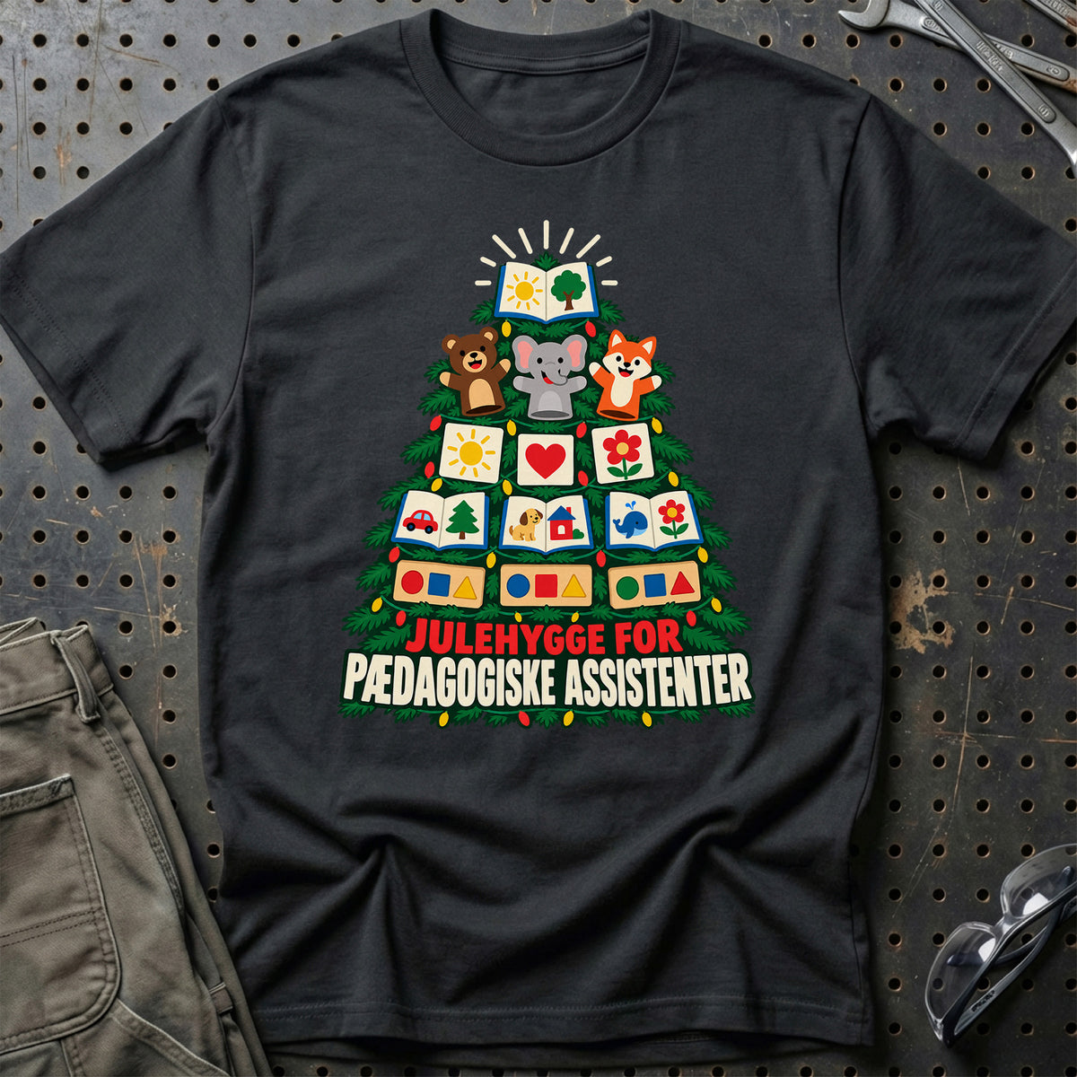 
Pædagogisk assistent – Julehygge – Unisex T-Shirt – Sort