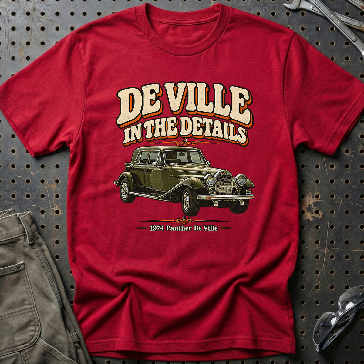 
Panther De Ville 1974 – De Ville in the Details T-Shirt – Rød