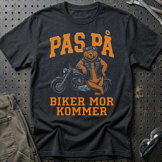 Pas På Biker Mor Kommer – Motorcykel T-Shirt til Kvinder – Unisex T-Shirt , Bomuld-Beklædning-Garage Culture-Sort-S-Garage Culture Shop- garage - man cave - merchandise