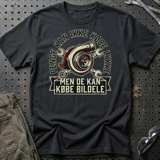 Penge Kan Ikke Købe Lykke – Men De Kan Købe Bildele Unisex T-Shirt , Bomuld-Beklædning-Garage Culture-Sort-S-Garage Culture Shop- garage - man cave - merchandise
