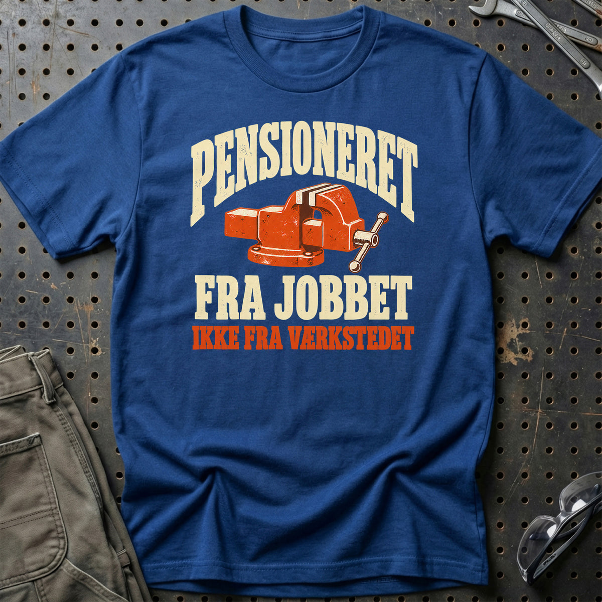 
Produktbillede af Pensioneret Fra Jobbet – Ikke Fra Værkstedet T-Shirt