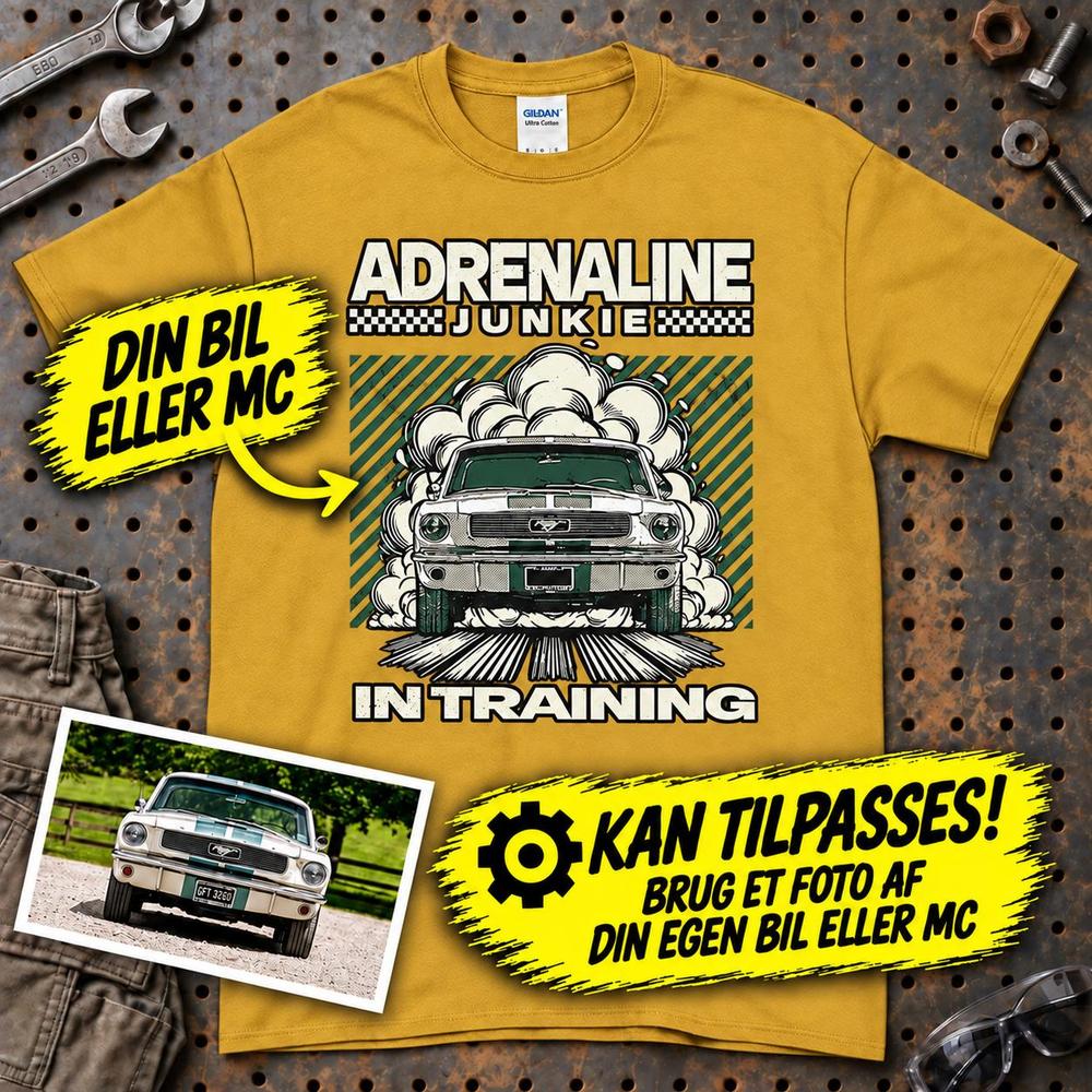 
Produktbillede af Personlig - Adrenaline Junkie In Training - Med Din Bil MC Billede T-Shirt