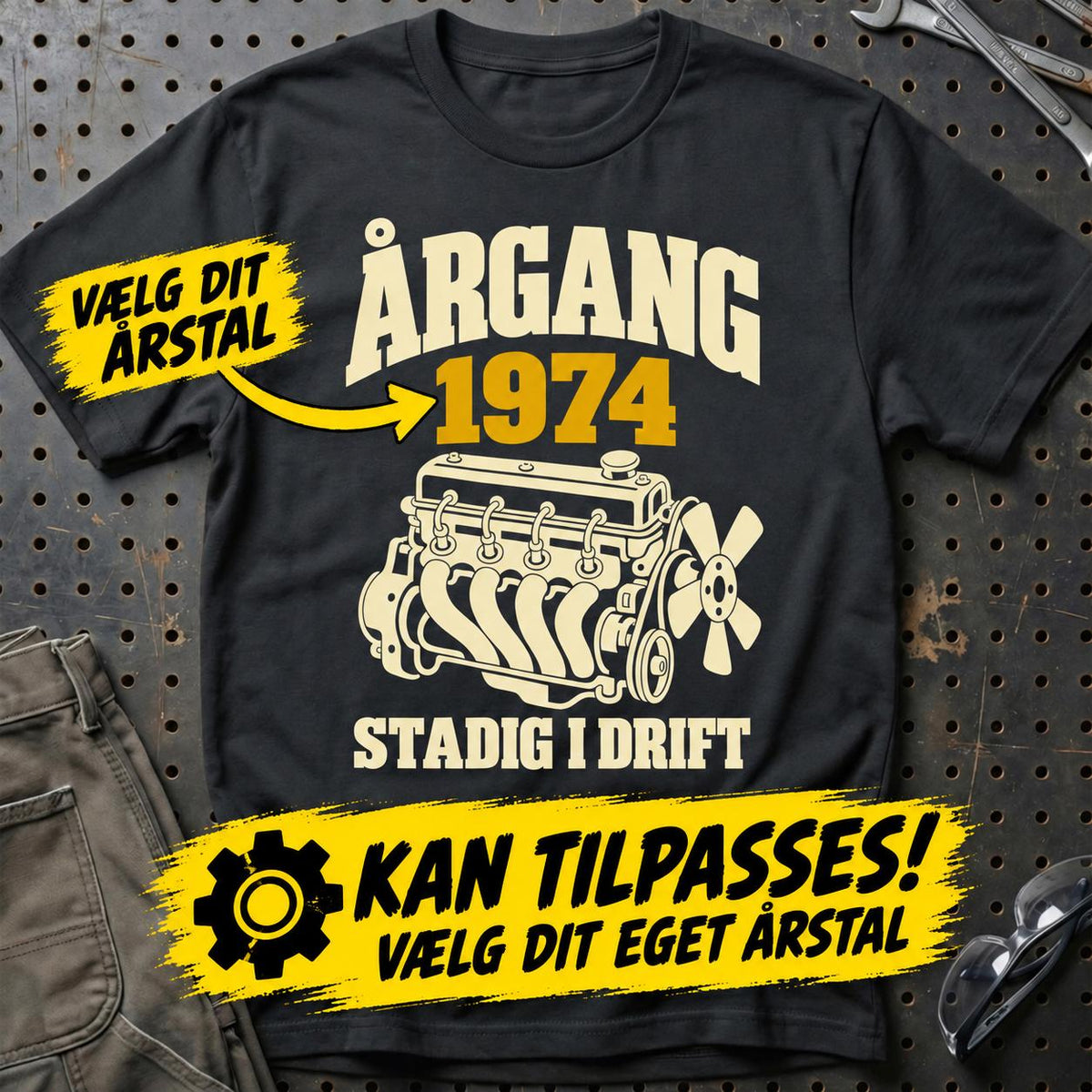 
Produktbillede af Personlig – Årgang stadig i drift – T-shirt med dit årstal