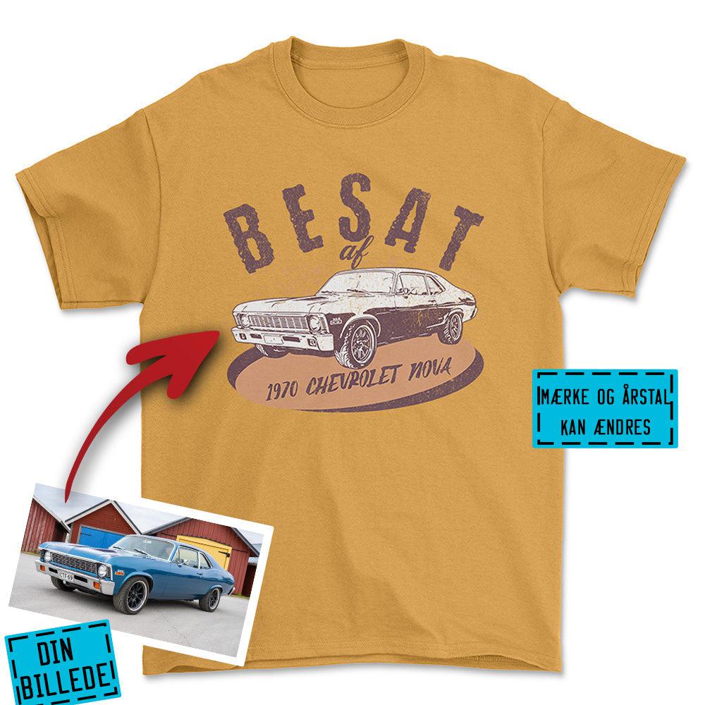 Personlig - Besat Af Min Bil/Motorcykel - Med Din Bil MC Billede T-Shirt-Beklædning-Garage Culture-Guld-S-Garage Culture Shop- garage - man cave - merchandise