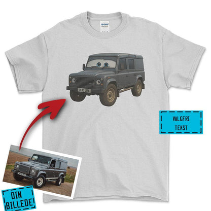 Personlig - Din Bil Pixar Cars Style - Med Din Bil MC Billede Unisex T-Shirt , Bomuld-Beklædning-Garage Culture-Hvid-S-Forside-Garage Culture Shop- garage - man cave - merchandise