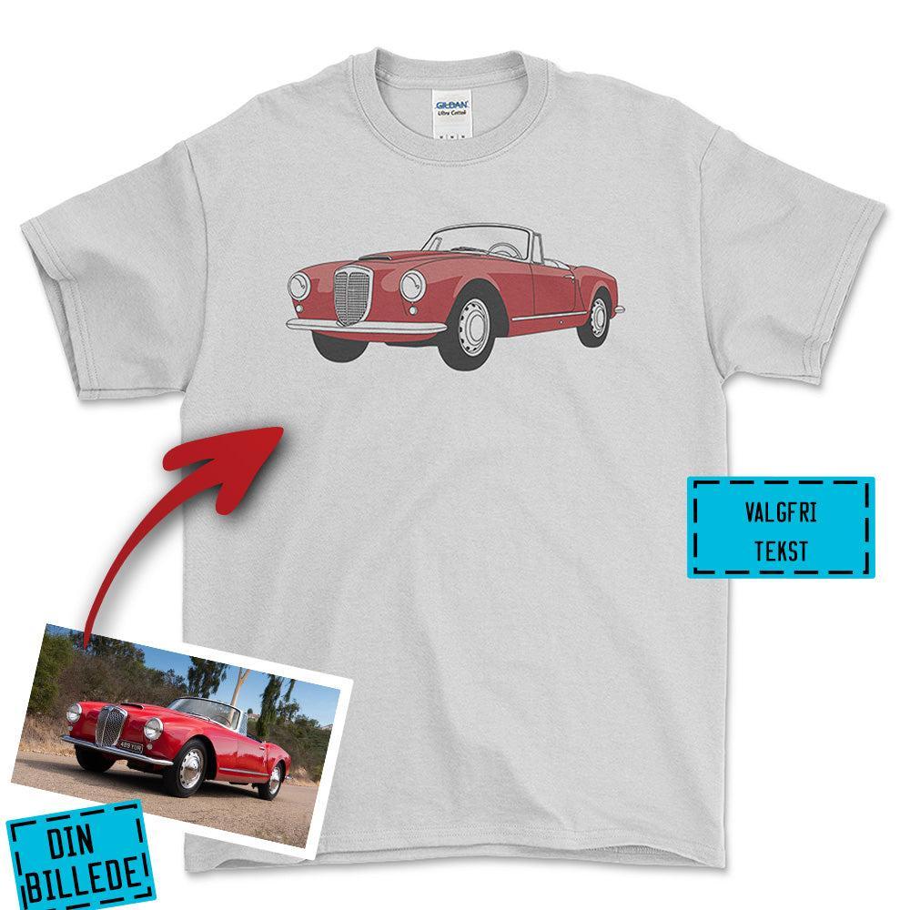 Personlig - Din Bil Som En Illustreret Tegning - Med Din Bil MC Billede Unisex T-Shirt , Bomuld-Beklædning-Garage Culture-Hvid-S-Garage Culture Shop- garage - man cave - merchandise