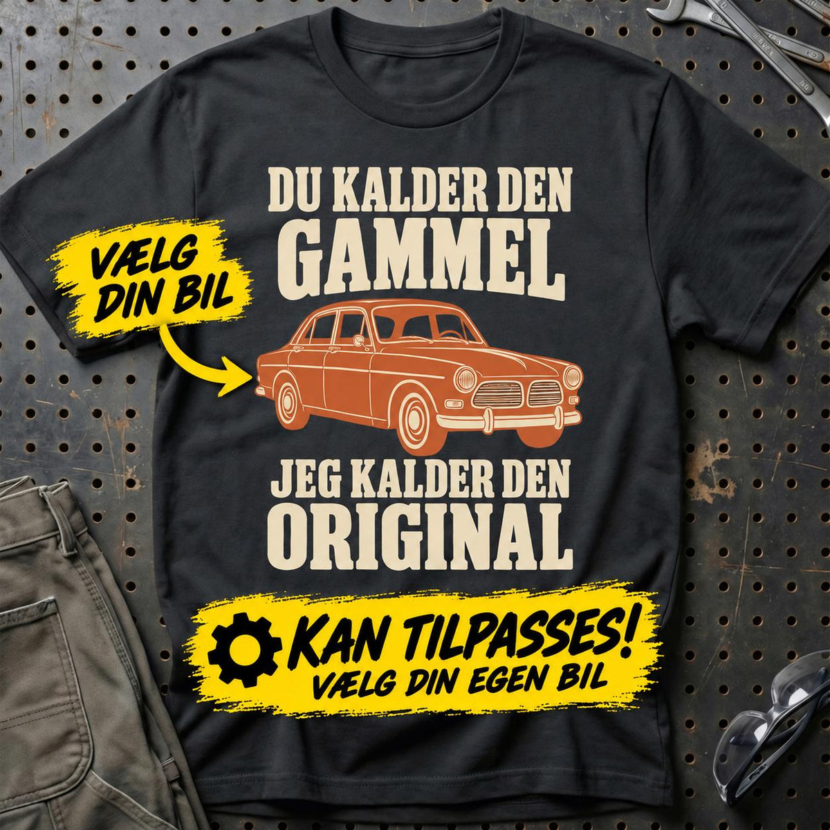 
Produktbillede af Personlig – Du kalder den gammel, jeg kalder den original – T-shirt med din bil