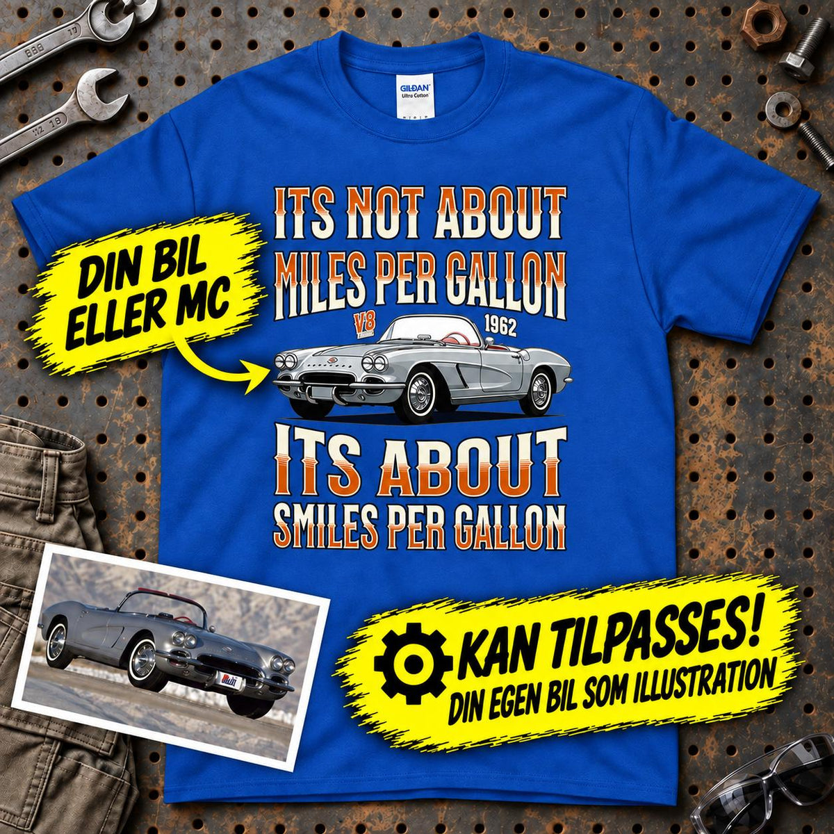 
Produktbillede af Personlig - Its not About miles per Gallon Its About Smiles Per Gallon - Med Din Bil MC Billede I illustrationstil T-Shirt