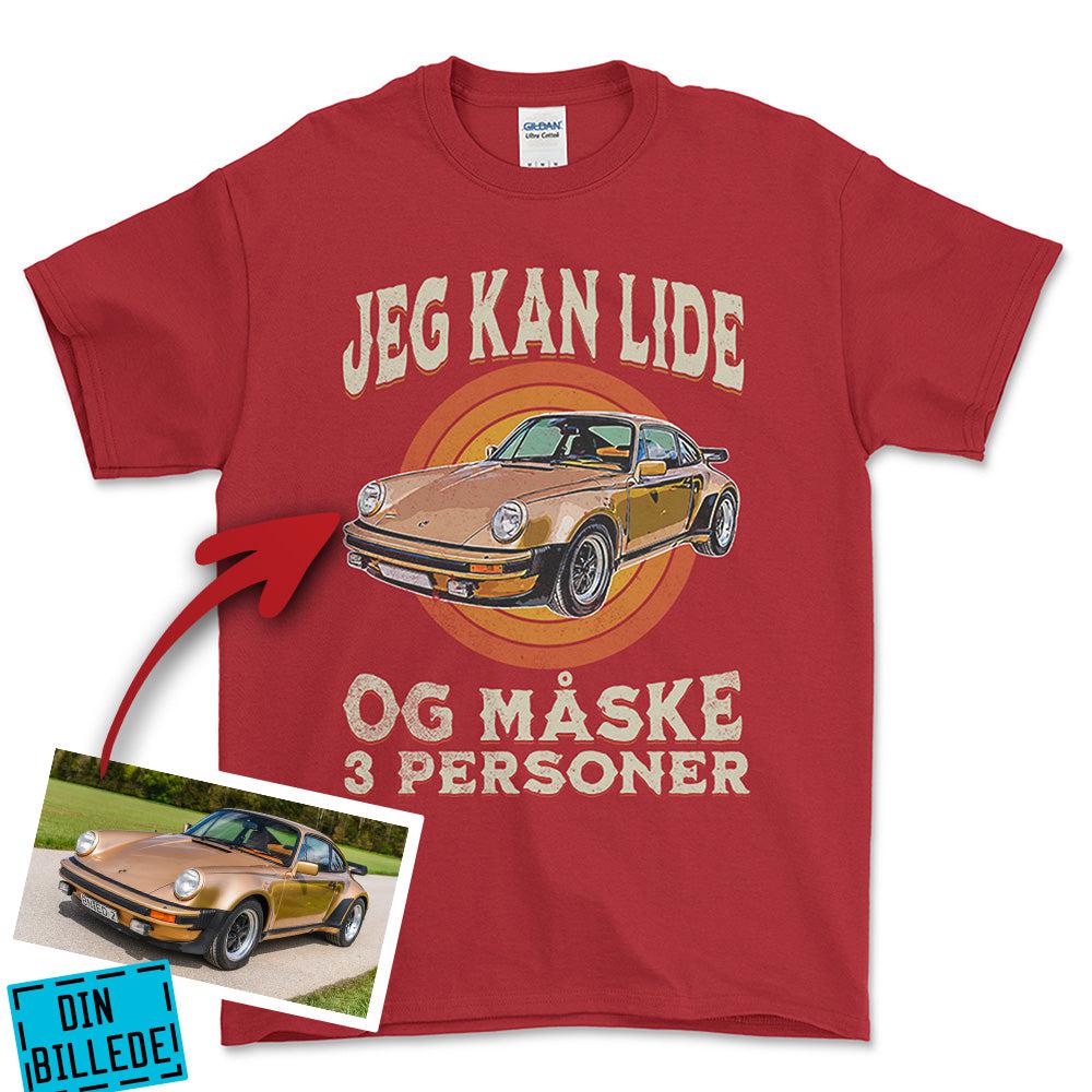 Personlig - Jeg Kan Lide Min Bil Og Måske 3 Personer - Med Din Bil MC Billede T-Shirt-Beklædning-Garage Culture-Rød-S-Garage Culture Shop- garage - man cave - merchandise