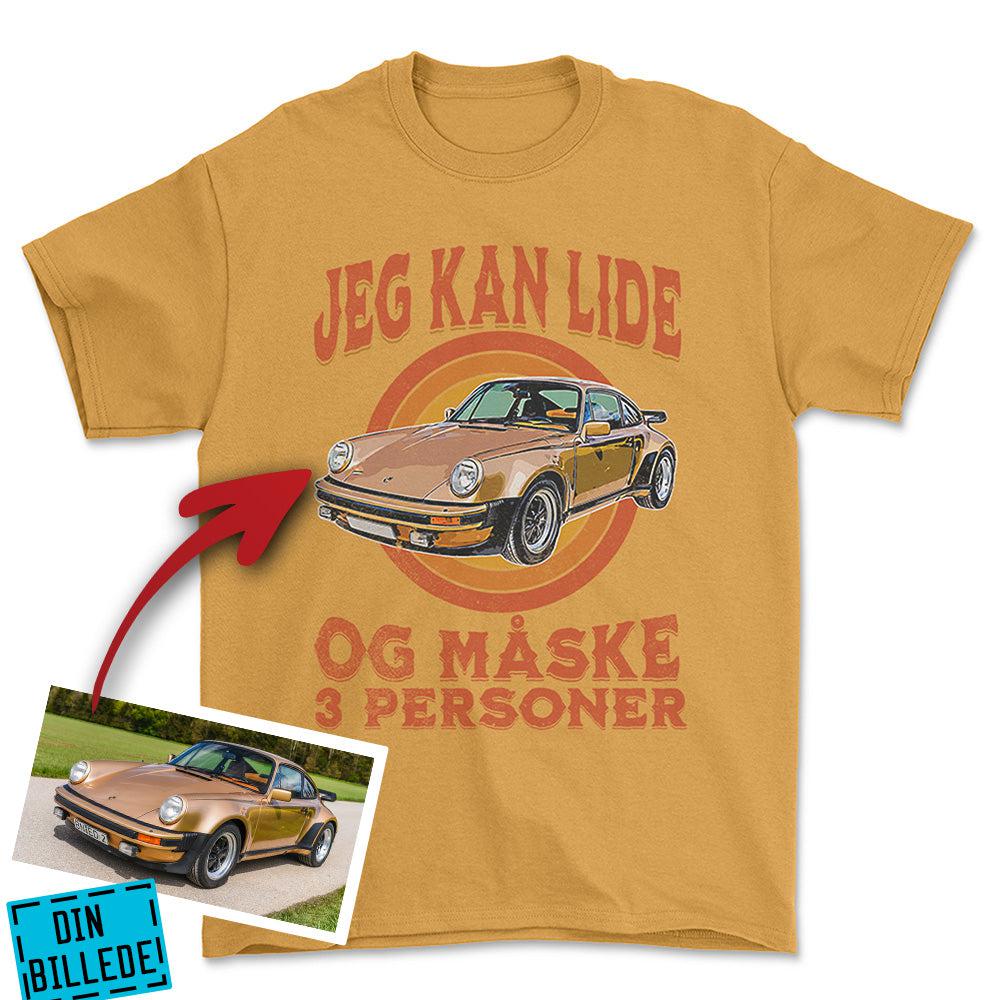 Personlig - Jeg Kan Lide Min Bil Og Måske 3 Personer - Med Din Bil MC Billede T-Shirt-Beklædning-Garage Culture-Guld-S-Garage Culture Shop- garage - man cave - merchandise