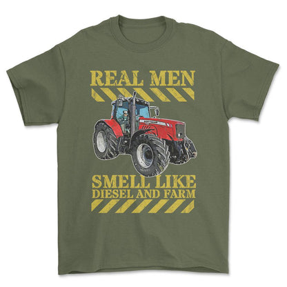 Personlig - Real Men Smell Like Diesel And Farm - Dit traktor billede Unisex T-Shirt , Bomuld-Beklædning-Garage Culture-Grøn Militær-S-Forside-Garage Culture Shop- garage - man cave - merchandise