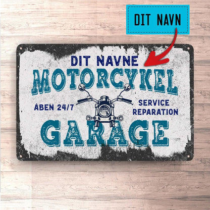 Personlig Til Dig - Dit Navne Motorcykel Garage - Skilte, Musemåtte, Dørmåtte , Plakat-Skilte-Garage-Garage Culture Shop- garage - man cave - merchandise