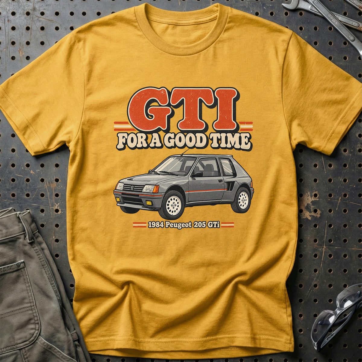 
Peugeot 205 GTi 1984 – GTI for a Good Time T-Shirt – Guld