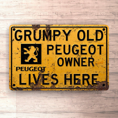 Peugeot Grumpy Old Peugeot Owner Lives Here Skilte, Musemåtte, Dørmåtte , Plakat-Skilte-Peugeot-Garage Culture Shop- garage - man cave - merchandise