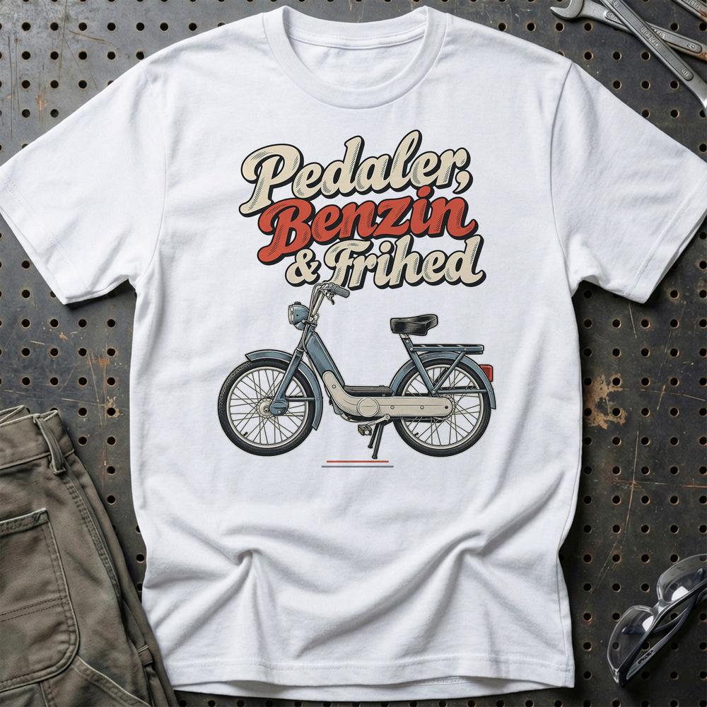 Piaggio Ciao – Pedaler, Benzin & Frihed T-Shirt-Beklædning-Piaggio-Hvid-S-Garage Culture Shop- garage - man cave - merchandise