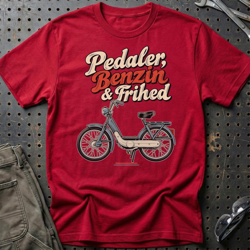 Piaggio Ciao – Pedaler, Benzin & Frihed T-Shirt-Beklædning-Piaggio-Rød-S-Garage Culture Shop- garage - man cave - merchandise