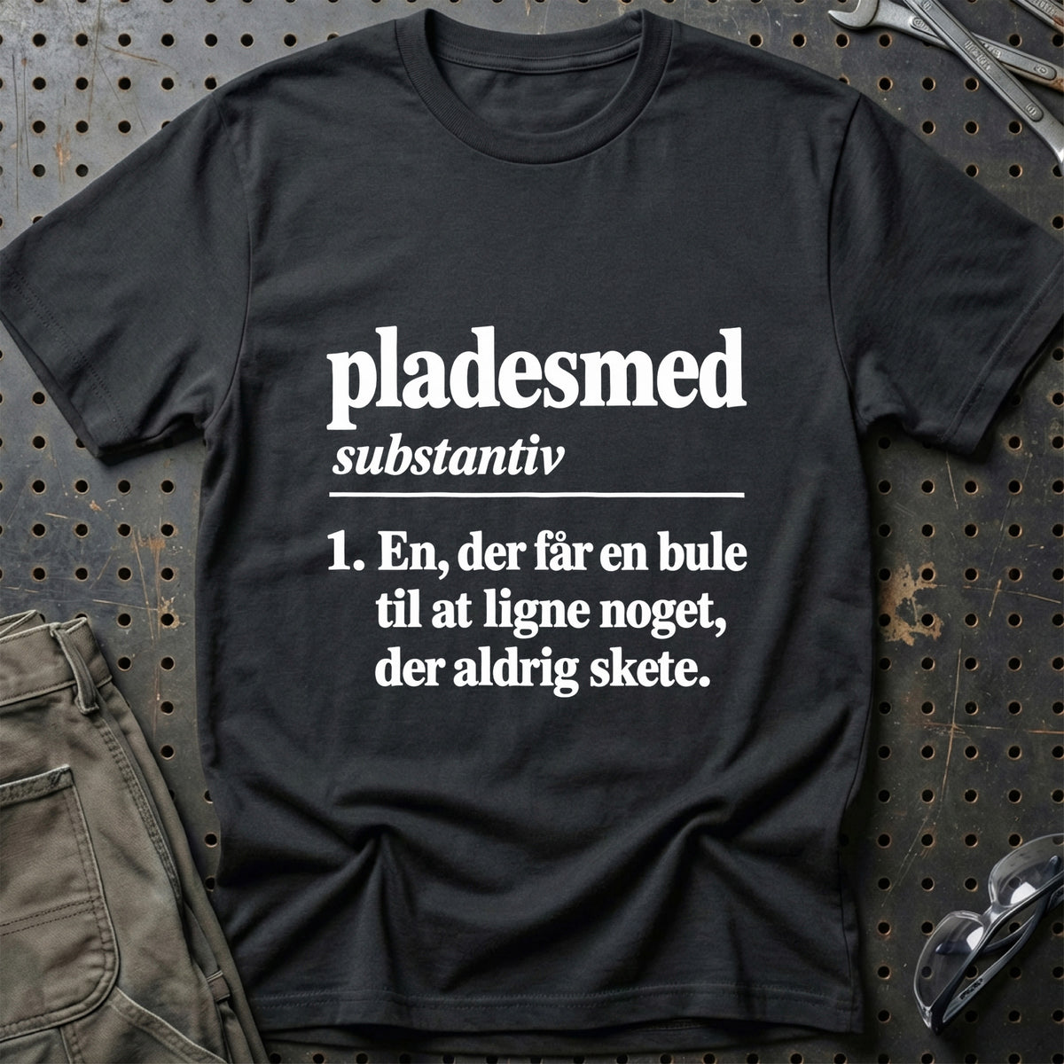 
Pladesmed – Definition T-Shirt – Sort